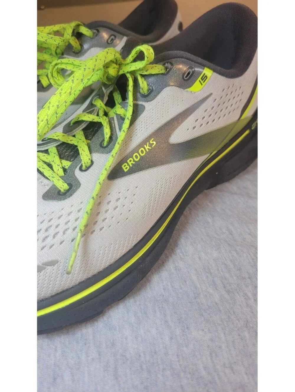 Brooks Men's Running Shoes Size 8.5 US, Gray with Neon Green Laces